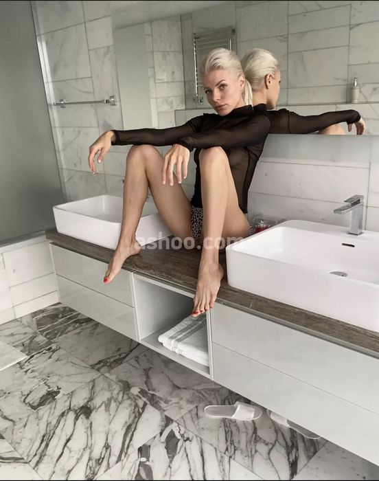 Проституция: Как выбрать безопасные и законные способы работы в мире интимного досуга